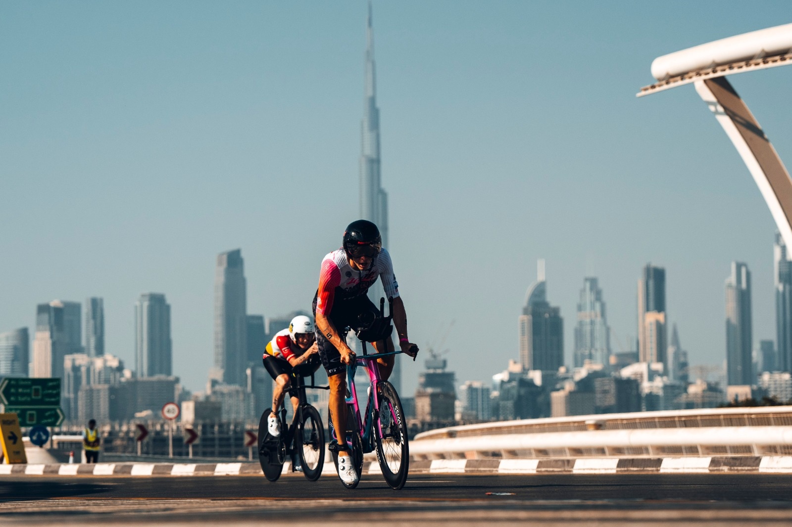 «ترايثلون دبي T100».. خط النهاية في «ميدان» ومهرجان رياضي يحتفي بالحركة والصحة