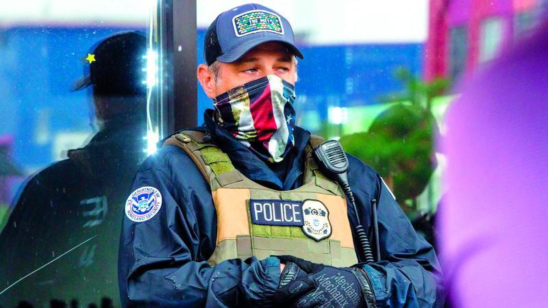 عملاء دائرة الهجرة الأميركية منتشرون في جميع مدن البلاد. رويترز