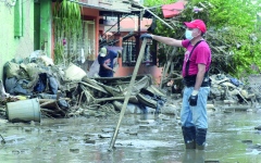 الصورة: فيضانات المكسيك تُلحق أضراراً بالغة بالبنية التحتية