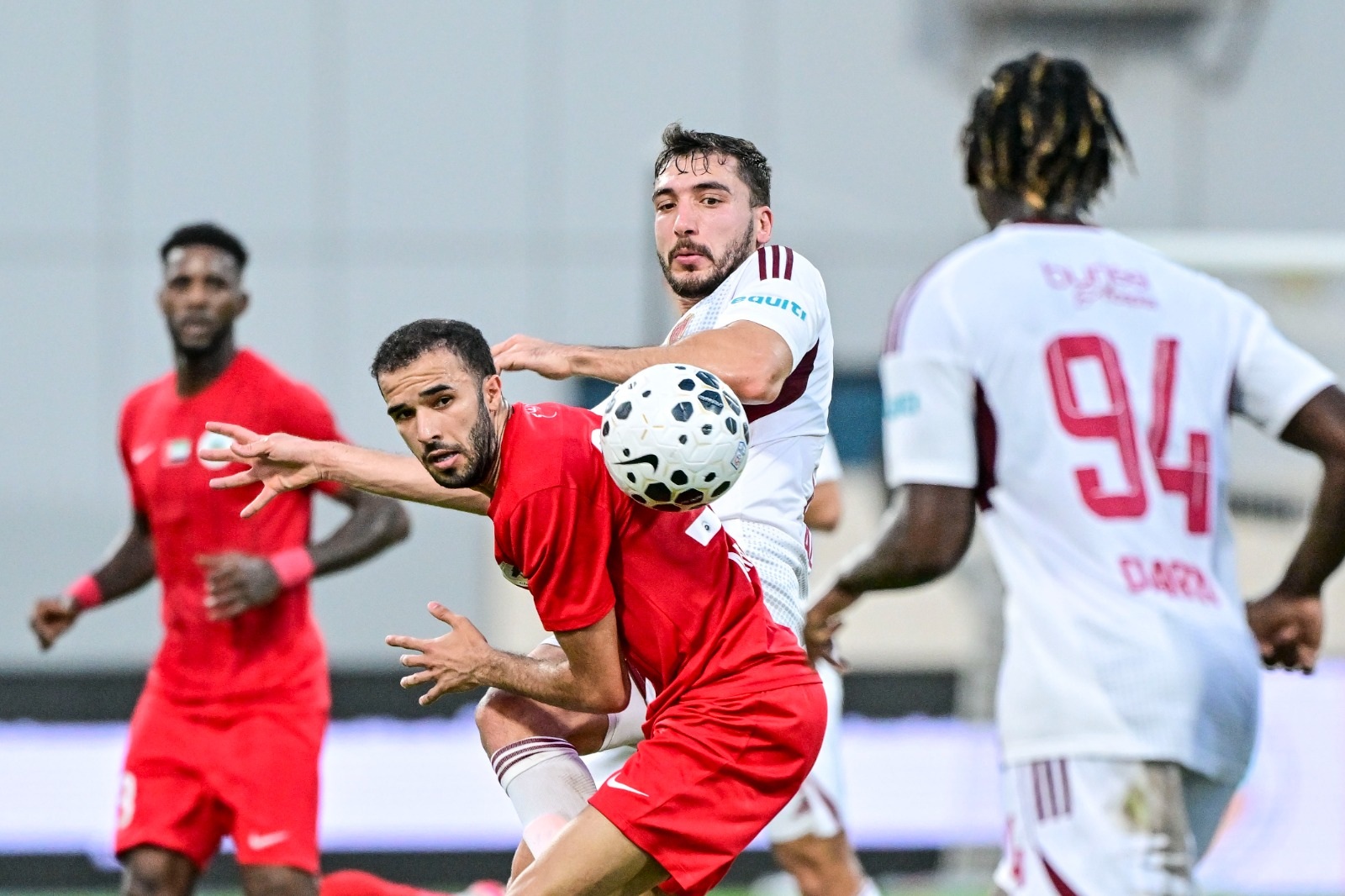 بثلاثية في البطائح.. الوحدة يتصدر الدوري «مؤقتاً»