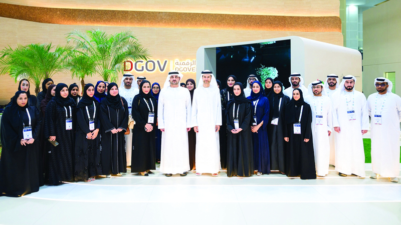 مكتوم بن محمد خلال زيارته معرض جيتكس غلوبال 2025. من المصدر