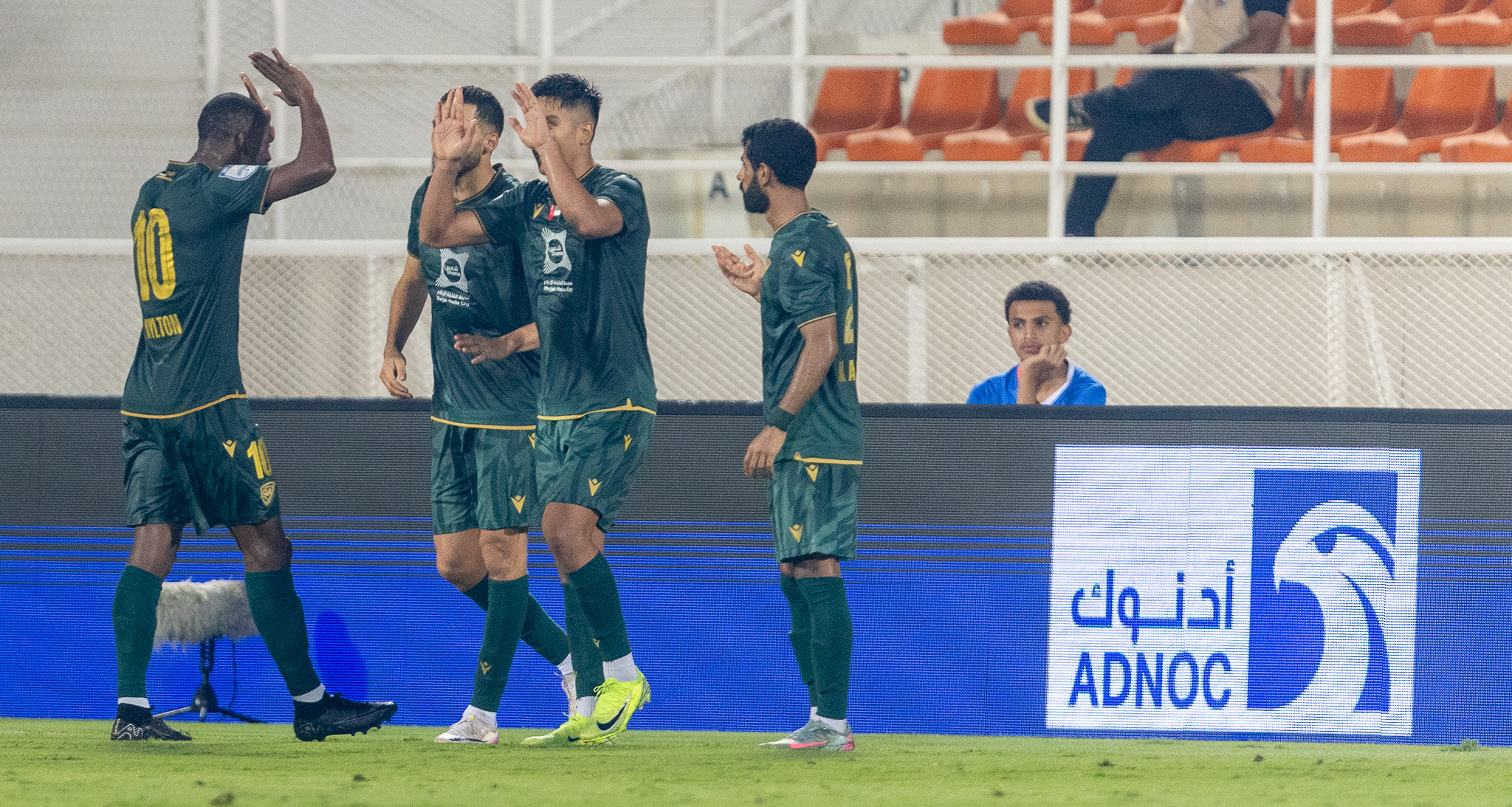 خورفكان يوقف سلسلة انتصارات عجمان