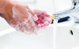 الصورة: غسل اليدين.. وسيلة بسيطة وفعالة لمحاربة العدوى