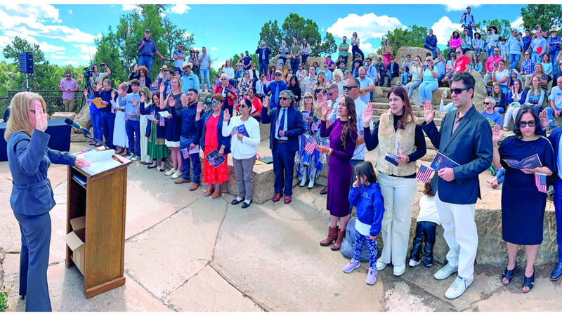 عملية التجنيس قد تصبح أكثر غموضاً نظراً إلى عدم وضوح المعايير التي سيستخدمها مسؤولو الهجرة. أرشيفية