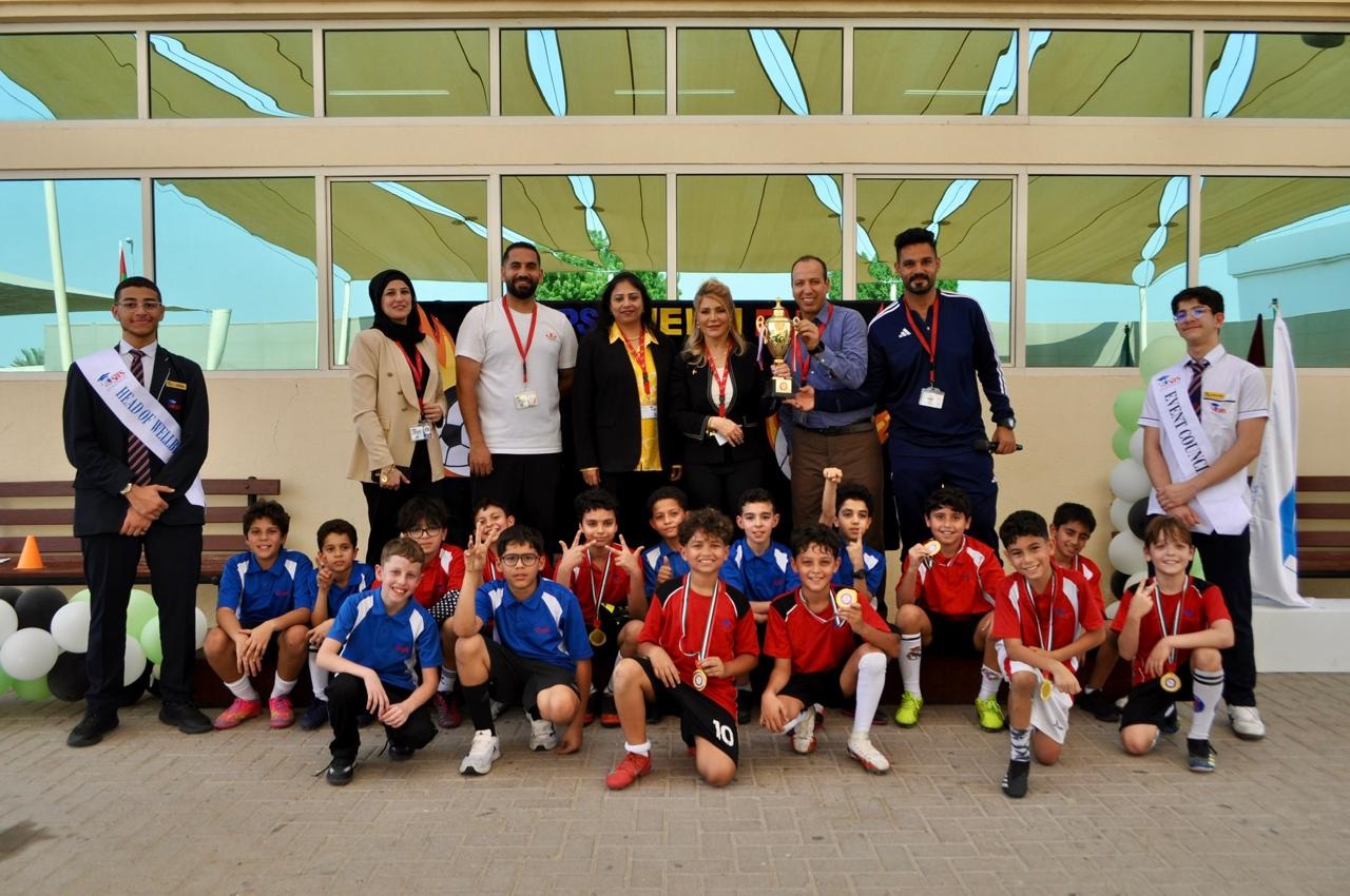 «مدرسة الشارقة الدولية» تحصد كأس «بطولة فيصل القاسمي» لكرة القدم