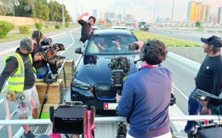 الصورة: عمر صعب.. نجم على الشاشة بعد 500 قفزة من الطائرة