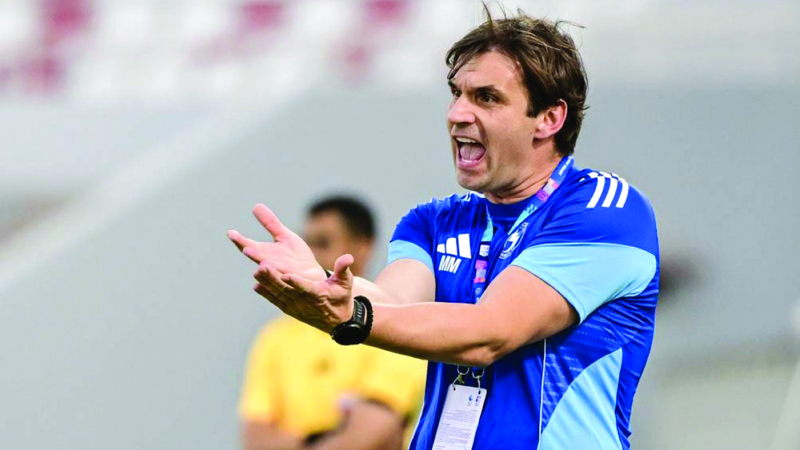 مدرب الشارقة ميلوش ميلويفيتش. من المصدر