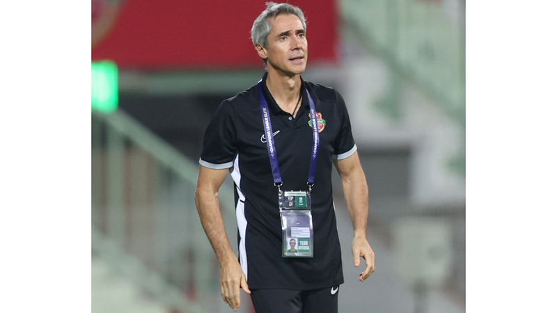 مدرب شباب الأهلي، البرتغالي باولو سوزا. تصوير: سالم خميس