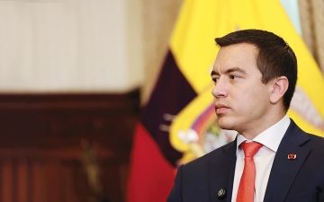 الصورة: رئيس الإكوادور: تعرّضت لمحاولة تسميم بالشوكولاتة