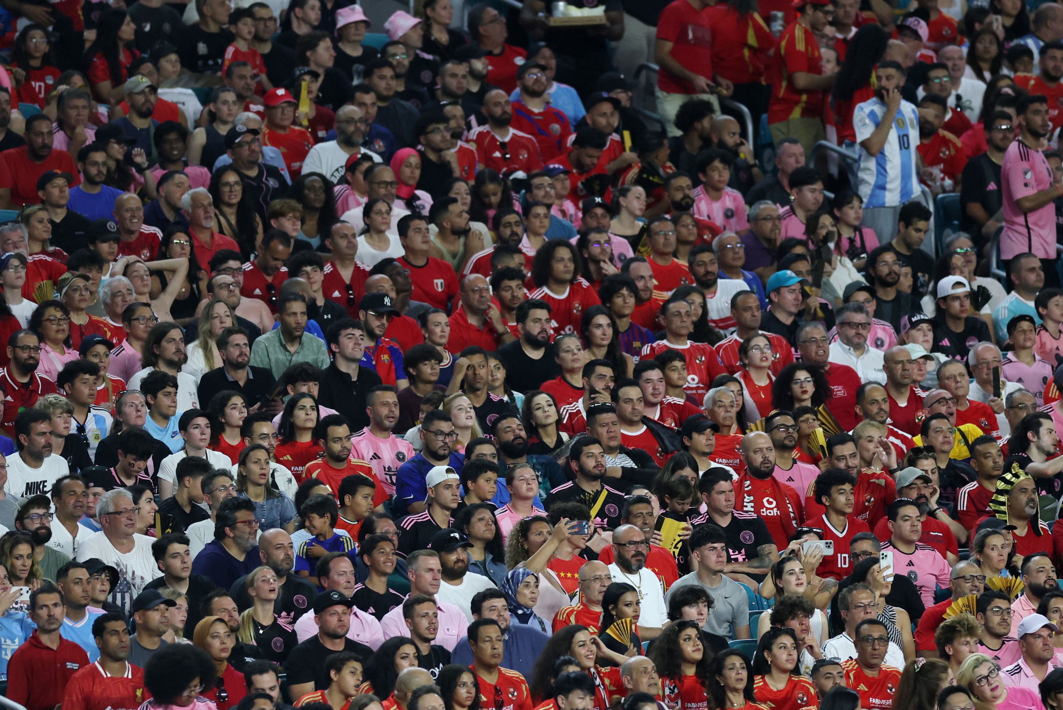 حرمان الأهلي من جمهوره في الدوري المصري