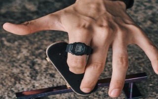 الصورة: ساعة بحجم الخاتم وزنها 6 جرامات فقط.. بلمسة يابانية