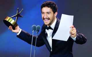 الصورة: «شاعر» من كولومبيا يفوز بـ «النجمة الذهبية» في مهرجان الجونة