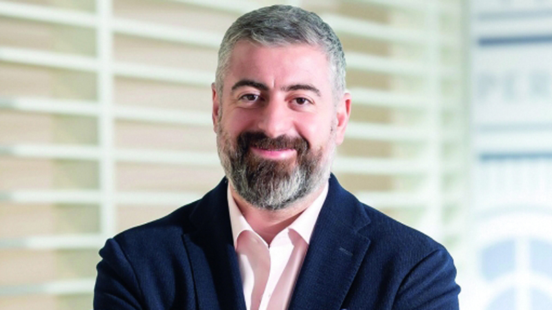 دانييل هادي: الشراء النقدي لايزال الخيار المفضل في سوق الفلل الفاخرة بدبي. علياء الإسحاقي: