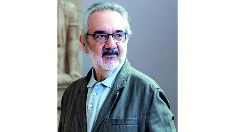 اليونان تطل في معرض الشارقة للكتاب بـ شجرة زيتون و600 عنوان