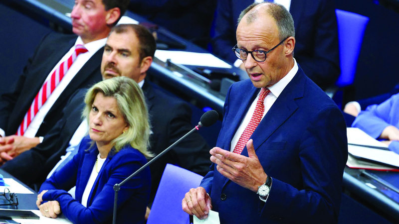 ميرتس: يجب ألا تعطي الحكومة انطباعاً بأنها منقسمة. رويترز