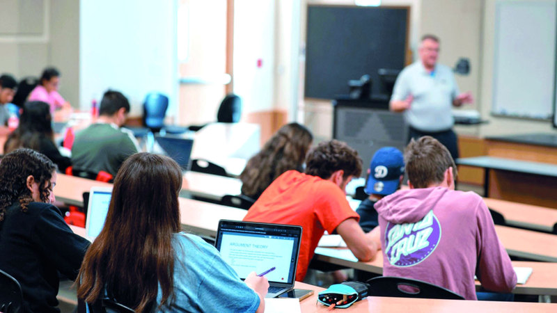 الجامعات مطالبة بتطوير منظومة تعلّم أكثر تفاعلاً ودعماً للطلبة. أرشيفية