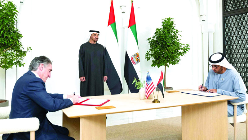 رئيس الدولة خلال حضوره توقيع مذكرة التفاهم. من المصدر