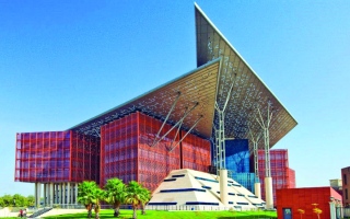 الصورة: رجل يبيع مطعماً ويتهم المشتري بخداعه وتسليمه الثمن ناقصاً 155 ألف درهم