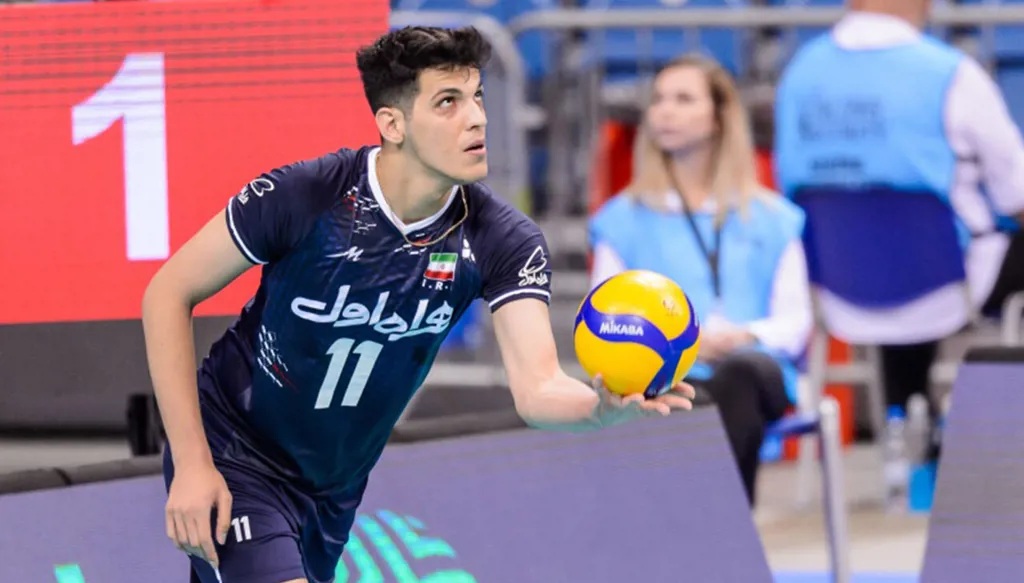 وفاة لاعب الكرة الطائرة الإيراني كاظمي عن 26 عاما