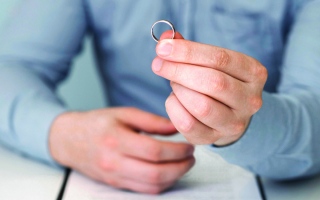 الصورة: عريس يقاضي عروسه ووالدها بسبب «شروط مجحفة» لإتمام الزفاف