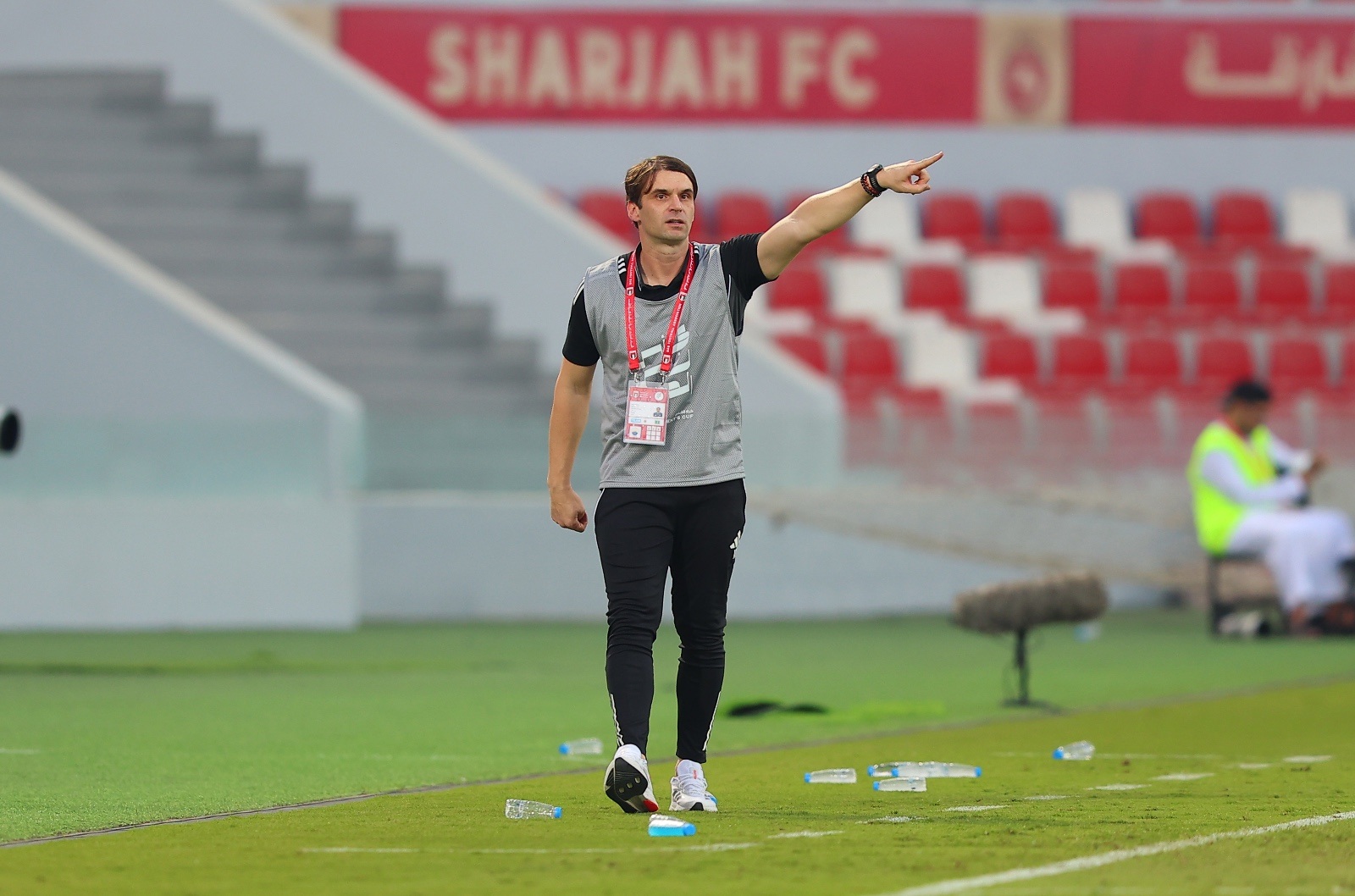 نادي الشارقة: ميلويفيتش على رأس عمله ولا نتفاوض مع مدرب جديد