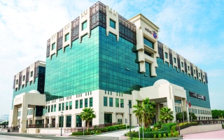 الصورة: إلزام قائد مركبة بـ «مليون درهم» قيمة تعويض عن إصابة مرافقه