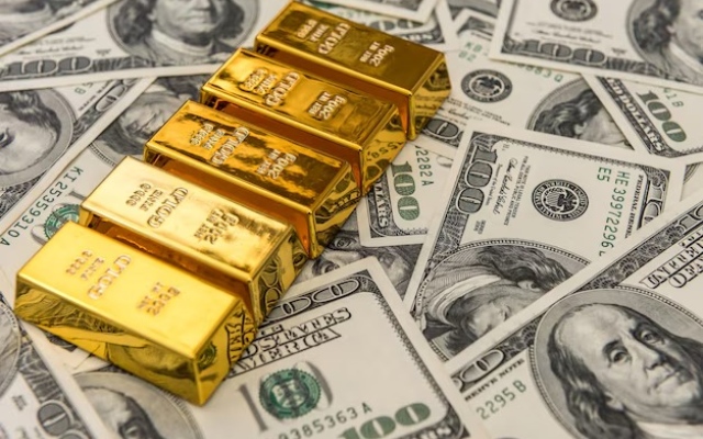 الصورة: ارتفاع أسعار الذهب أمام تراجع الدولار وتزايد رهانات خفض الفائدة الأميركية