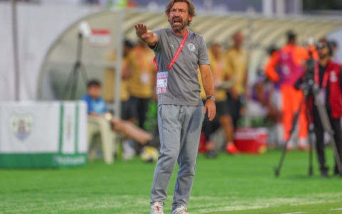 الصورة: أول هزيمة للأسطورة بيرلو بملاعب الإمارات