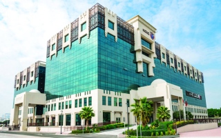 الصورة: وعود مغرية وأرباح وهمية.. إلزام وسيط برد 4 ملايين درهم لمستثمرين