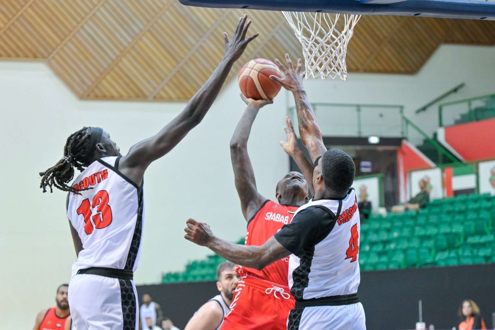 شباب الأهلي يهزم البطائح في "دوري السلة"