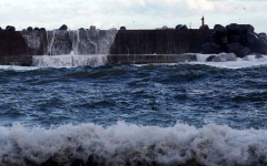 الصورة: تحذير من تسونامي في اليابان والفلبين وإجلاء نحو مليون شخص بسبب إعصار" فونج وونج"
