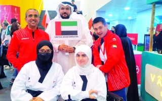 الصورة: «الروح الإيجابية» بشرطة دبي تنقل شقيقتين من العمل التطوعي إلى منصات التتويج العالمية