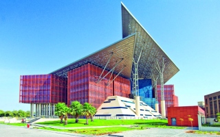 الصورة: رجل يقترض 958 ألف درهم من بنك دون تحويل راتبه.. ويرفض السداد