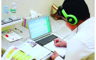 الصورة: «باقة إسعافية» و«كبسولات التفوق» تستدرجان طلبة للدروس الخصوصية