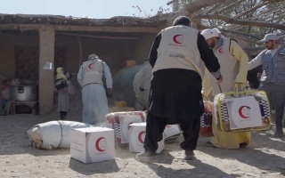 الصورة: دفعة سادسة من مواد الإغاثة الإماراتية تصل أفغانستان للتخفيف على المتضررين من الزلازل