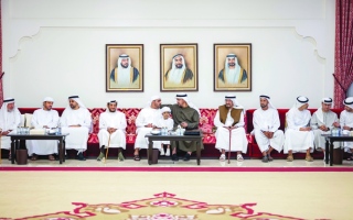 الصورة: رئيس الدولة يُعزّي في وفاة والدة عوض سعيد الأحبابي