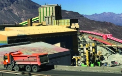 الصورة: ميلي يراهن على تحويل الأرجنتين إلى قوة تعدينية رئيسة