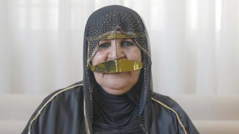 حليمة النقبي: الأصل في الهدية هو التقدير وليس التنافس، ولو رجعنا إلى جذورنا لوجدنا أن أبسط الهدايا كانت تُسعد القلوب.