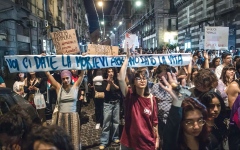 الصورة: إيطاليا بين عنف متصاعد ضد النساء وتحديات المساواة في عهد ميلوني