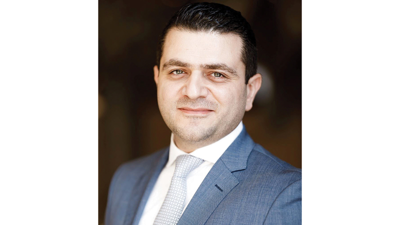 عماد الحفار: البرمجيات الخبيثة تعمل كبوابات لاختراق البيانات وتتبع أنشطة الأفراد، وقد توجههم إلى مواقع احتيالية لسرقة معلوماتهم الشخصية.