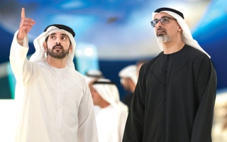 الصورة: خالد بن محمد وحمدان بن محمد يقومان بجولة في متحف التاريخ الطبيعي أبوظبي