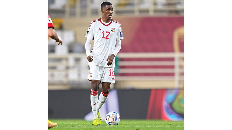 مدافع المنتخب الوطني خليفة الحمادي.  من المصدر