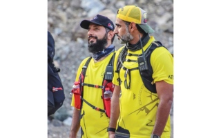 الصورة: «الصفارة والمصباح والولاعة» تنقذ مفقودين في المسارات الجبلية