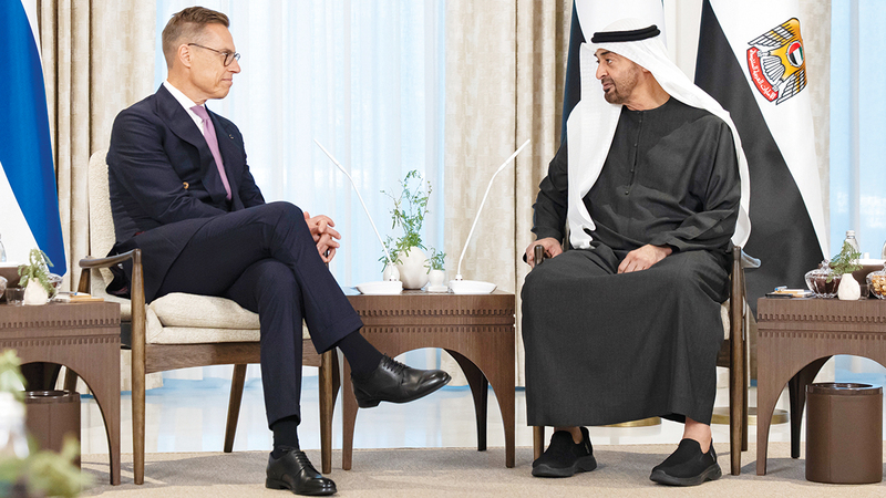 رئيس الدولة خلال استقباله ألكسندر ستوب. وام