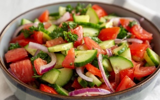 الصورة: خبيرة تغذية تحذر من المخاطر الصحية للنظام النباتي