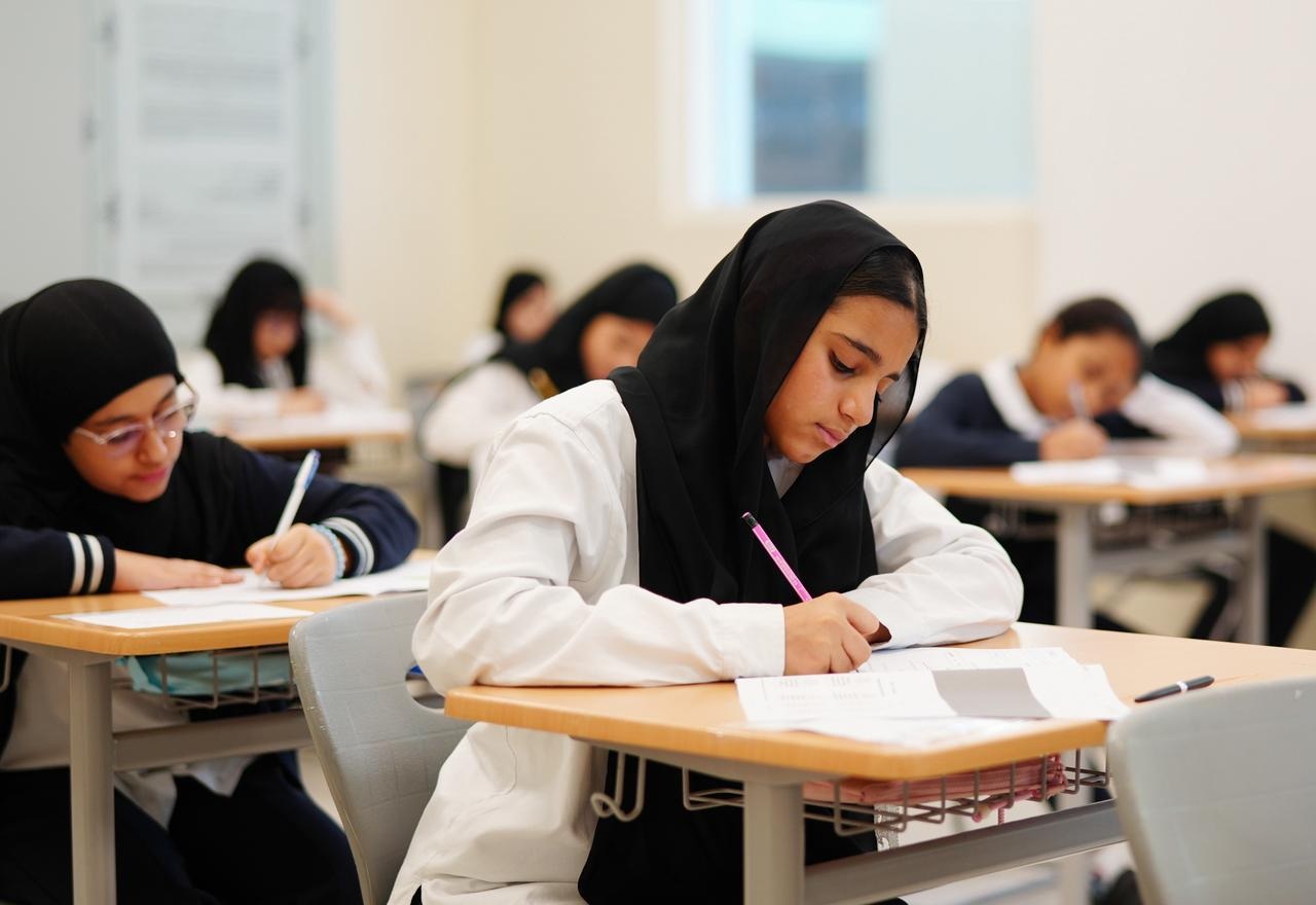 طلبة 12: مسائل الرياضيات بلا غموض والاشتقاق الضمني أصعب الأسئلة