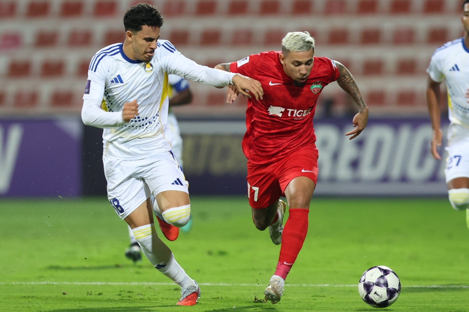 شباب الأهلي يهزم الغرافة بثنائية.. ويعزز آمال التأهل في «النخبة»