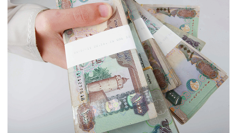 متقاعدون أكدوا أن بعض الرواتب كبيرة وتسمح أن تزيد نسبة الاستقطاع على 30% من الراتب.  تصوير: أشوك فيرما