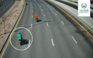 الصورة: شرطة دبي تخالف 8,152 سائق توصيل للطلبات