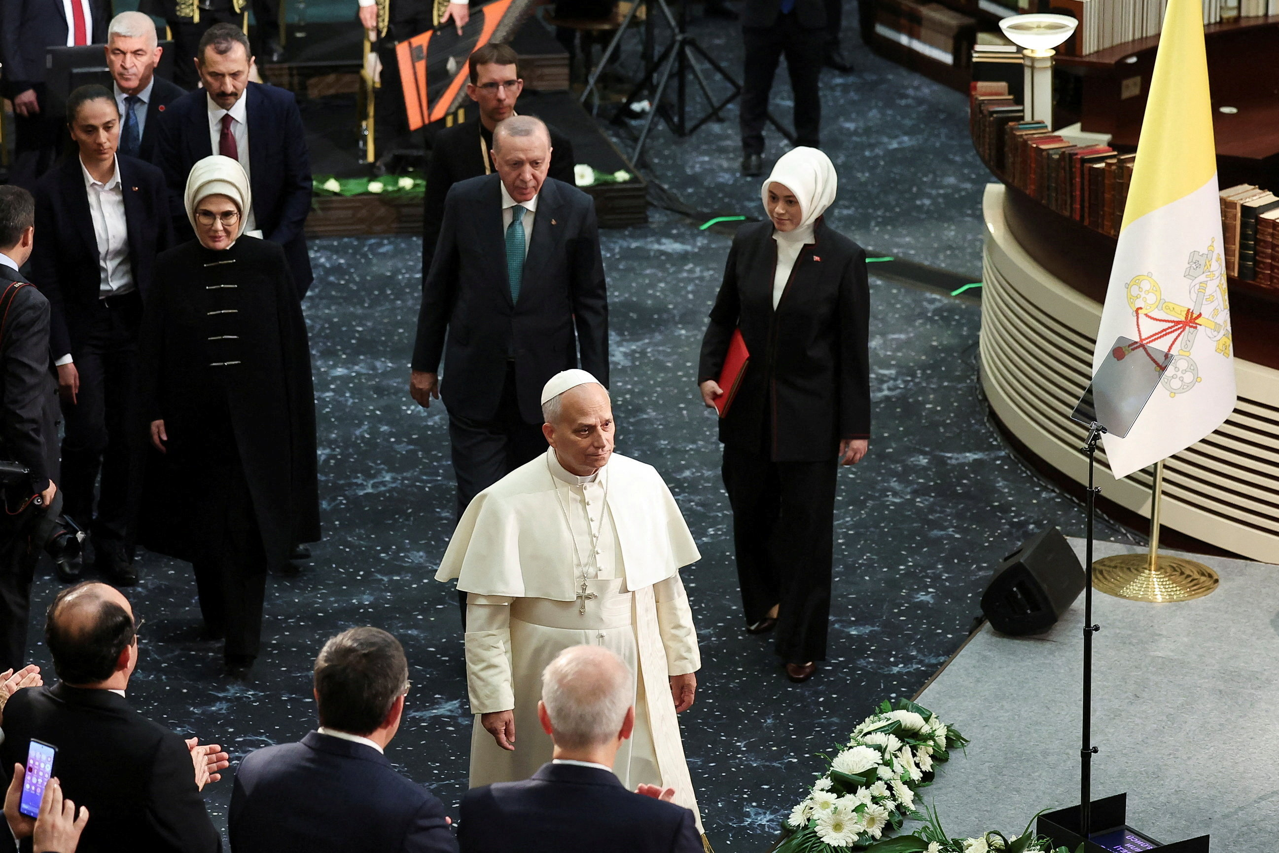 تعليقاً على زيارته لتركيا.. بابا الفاتيكان: أرغب في تشجيع الناس على التعايش بسلام
